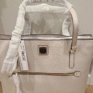 Elegant Cream Tote Bag Dooney& Bourke